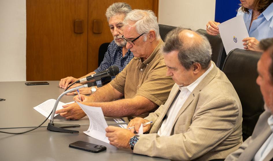 Ministerio de Vivienda y Fucvam firman acuerdo para bajar la tasa de préstamos al 2%